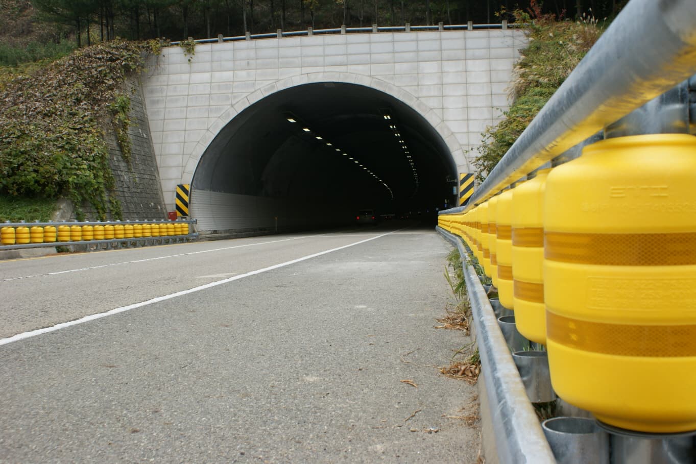 rolling guardrail barrier